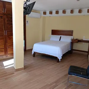 https://hotel-rio-mar.hotelspuertovallarta.org